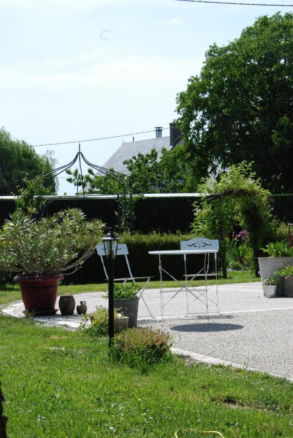 Chambre D'Hotes "Les Paturelles" Fougeres-sur-Bievre Exteriör bild