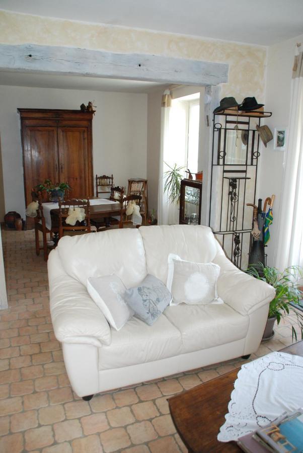 Chambre D'Hotes "Les Paturelles" Fougeres-sur-Bievre Exteriör bild
