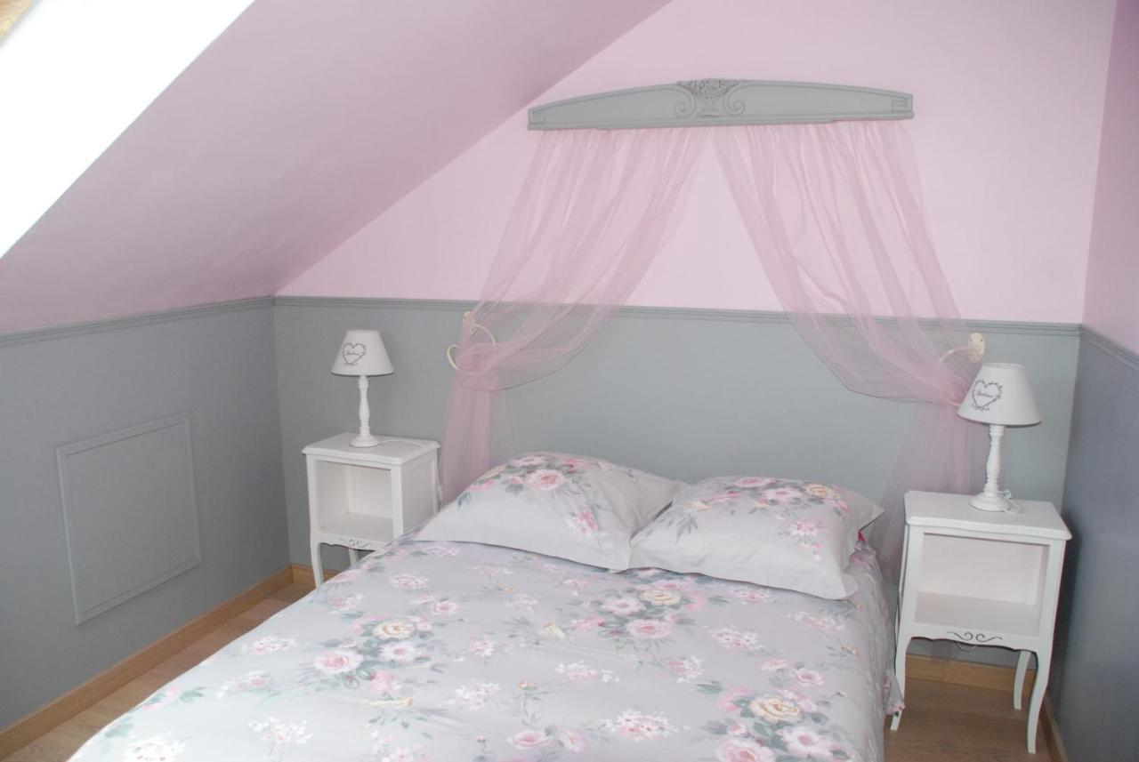 Chambre D'Hotes "Les Paturelles" Fougeres-sur-Bievre Exteriör bild